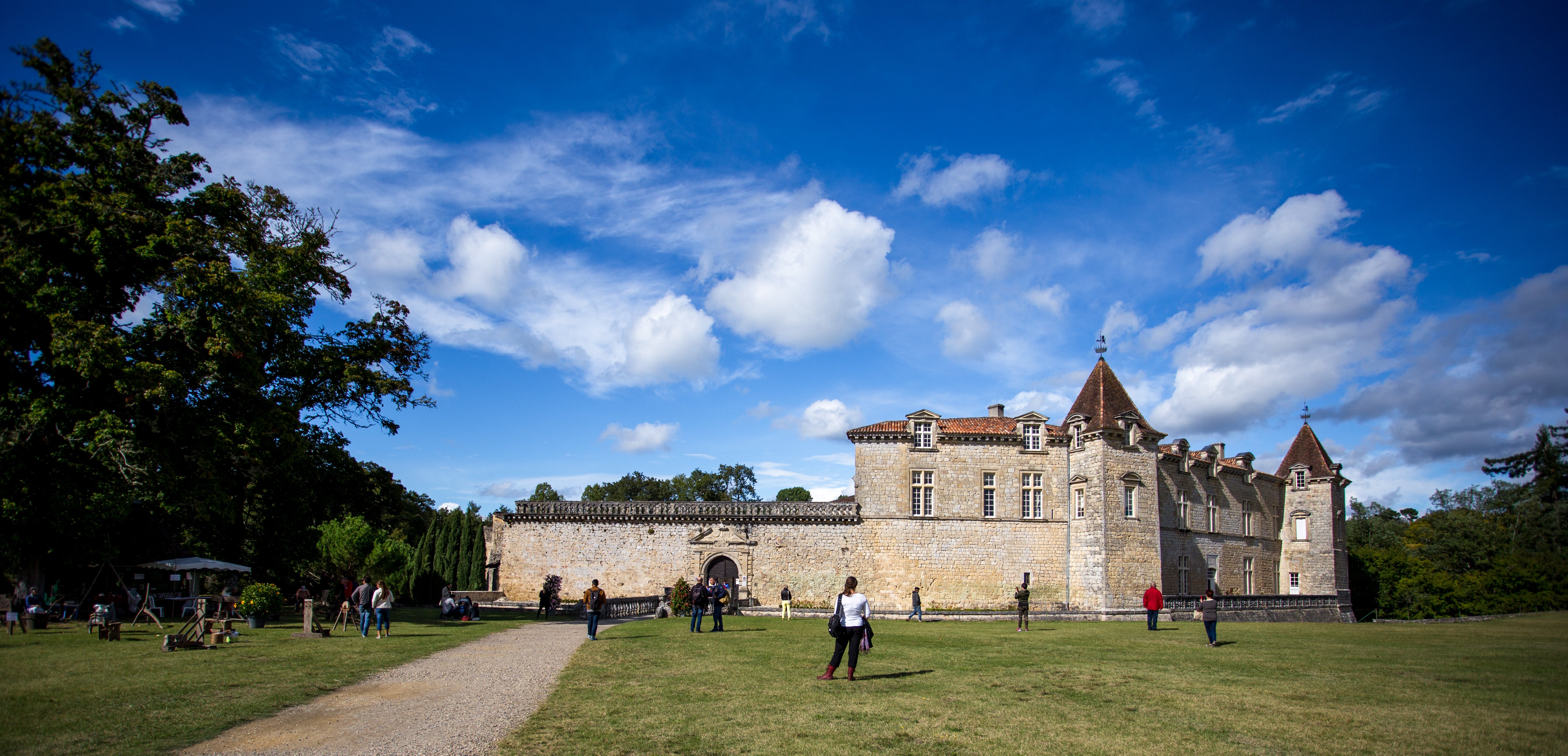 Iconiques à vélo: le château de Cazeneuve