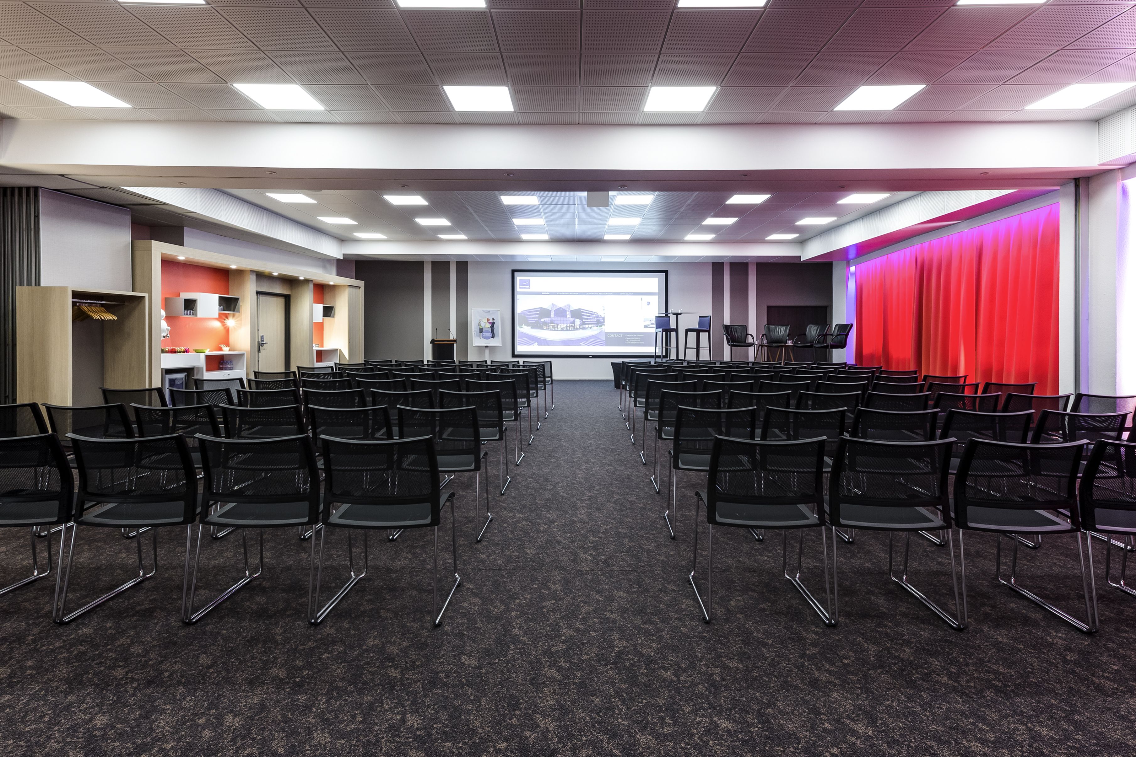 Hôtel Novotel Poitiers Futuroscope - photo 2