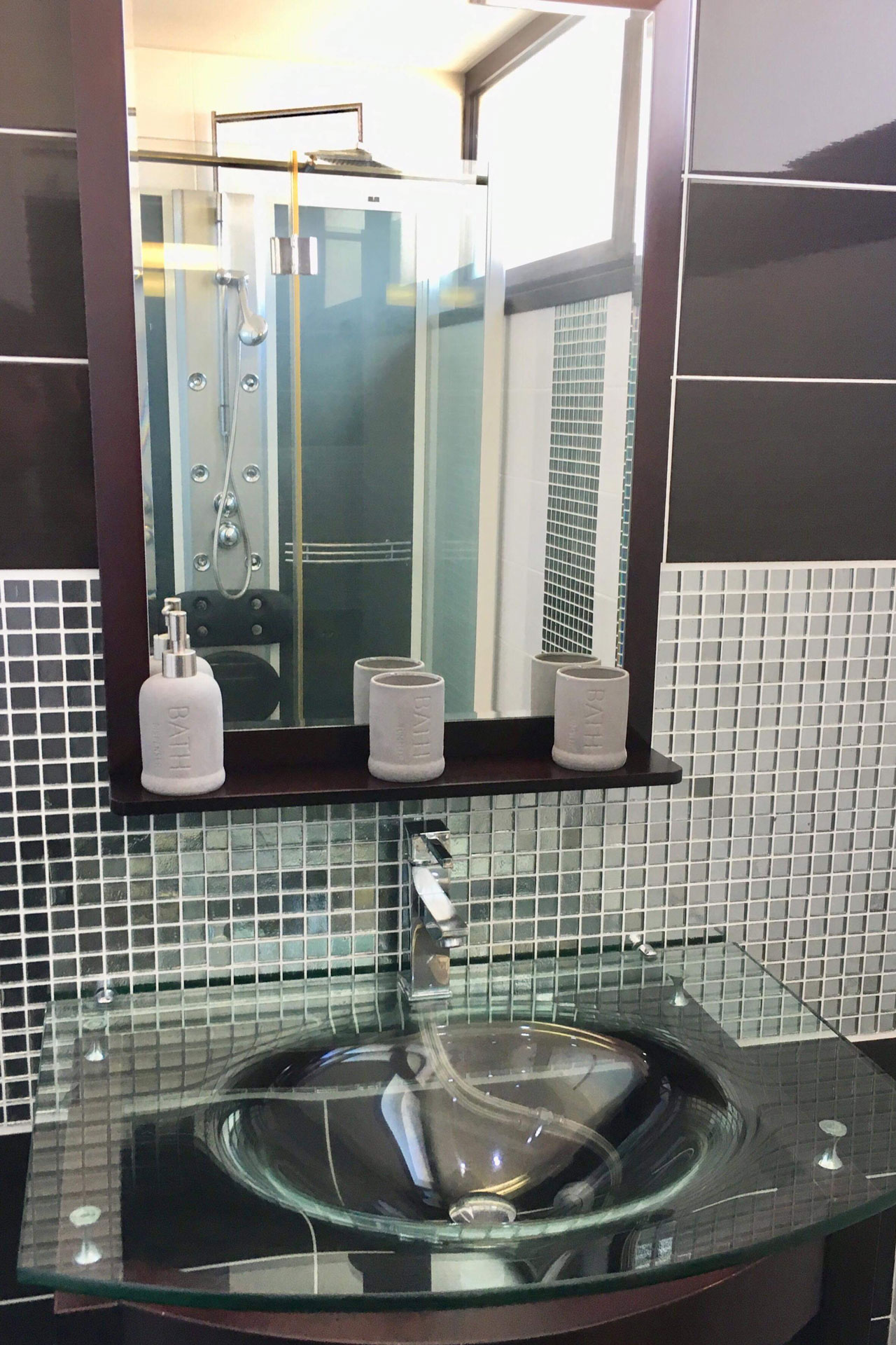 T1 - 1 à 3 pers. - LABE9/A - photo 4