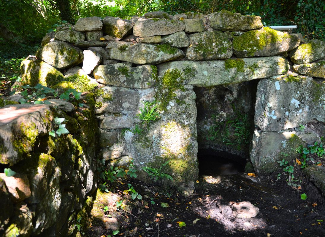 Fontaine du Vieux Saint-Hilaire, Saint-Hilaire-les-Places - photo 4