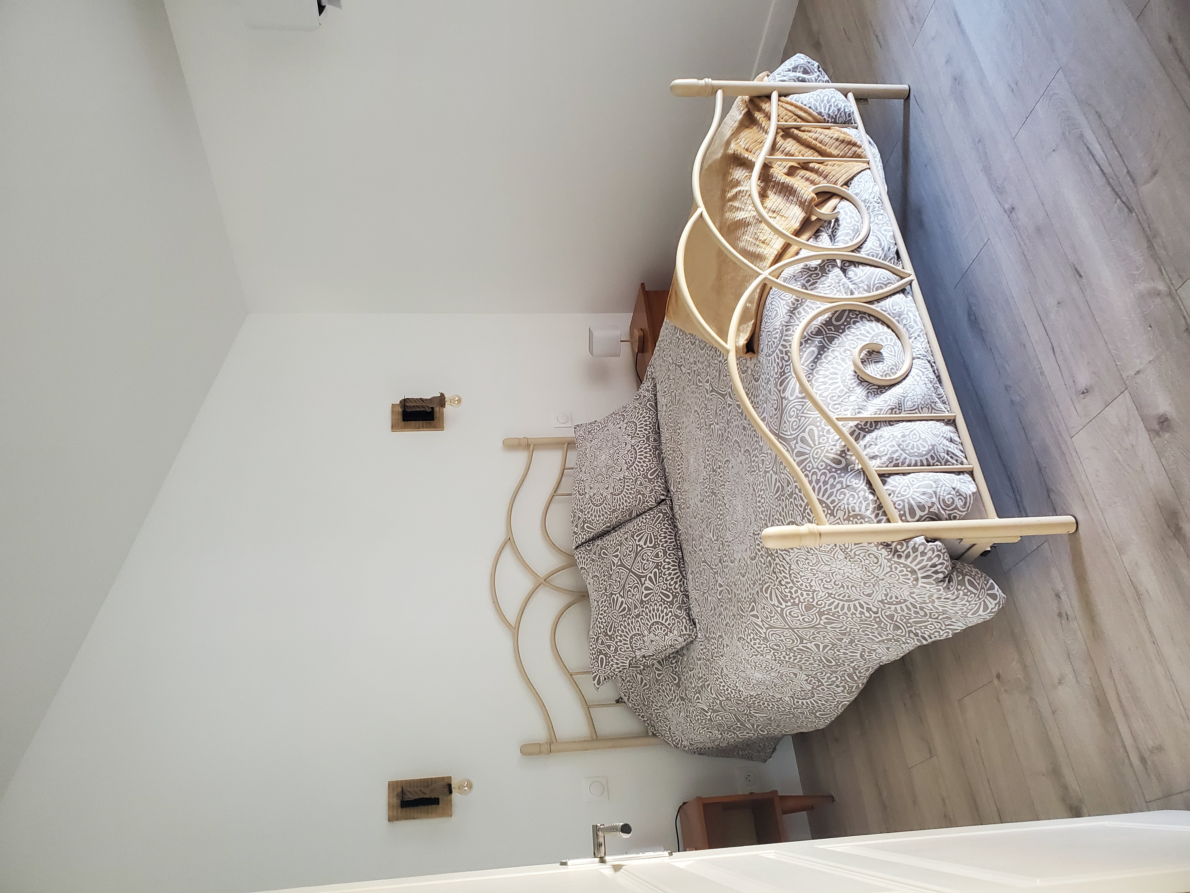 Le Frêne, Le Vanneau-Irleau