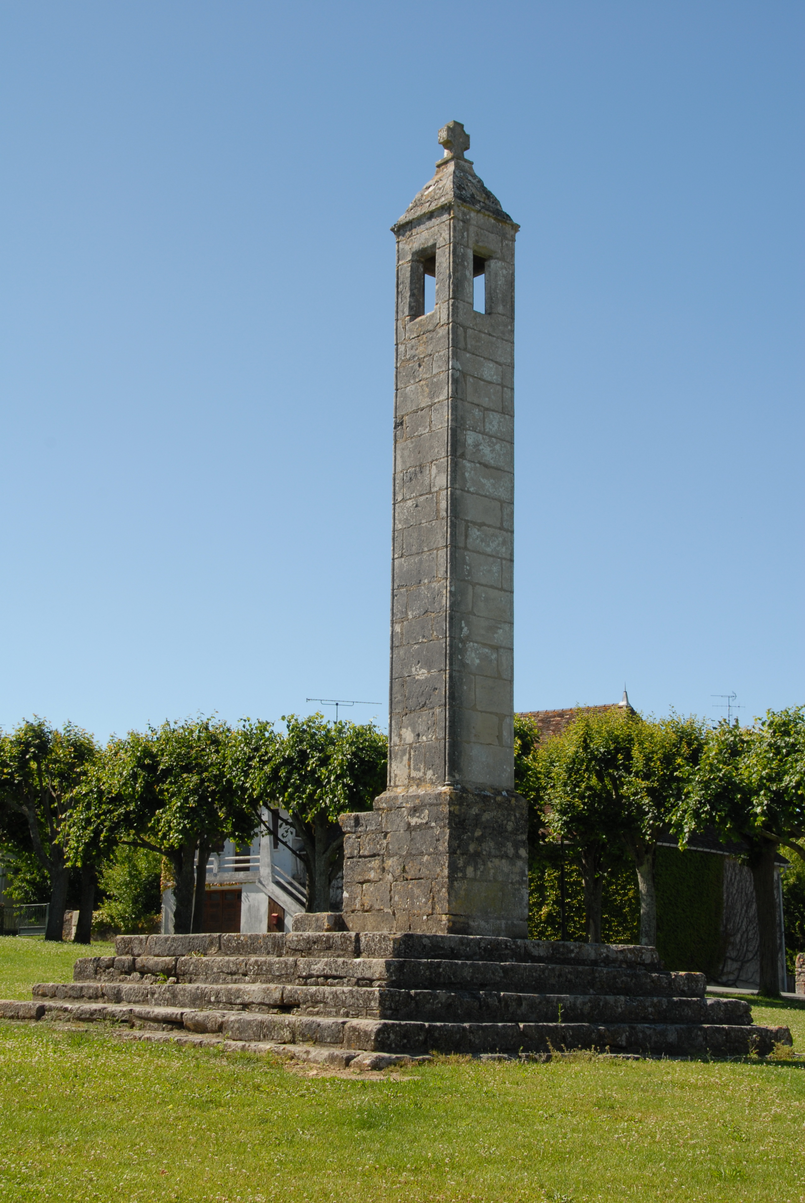 Lanterne des Morts, Antigny