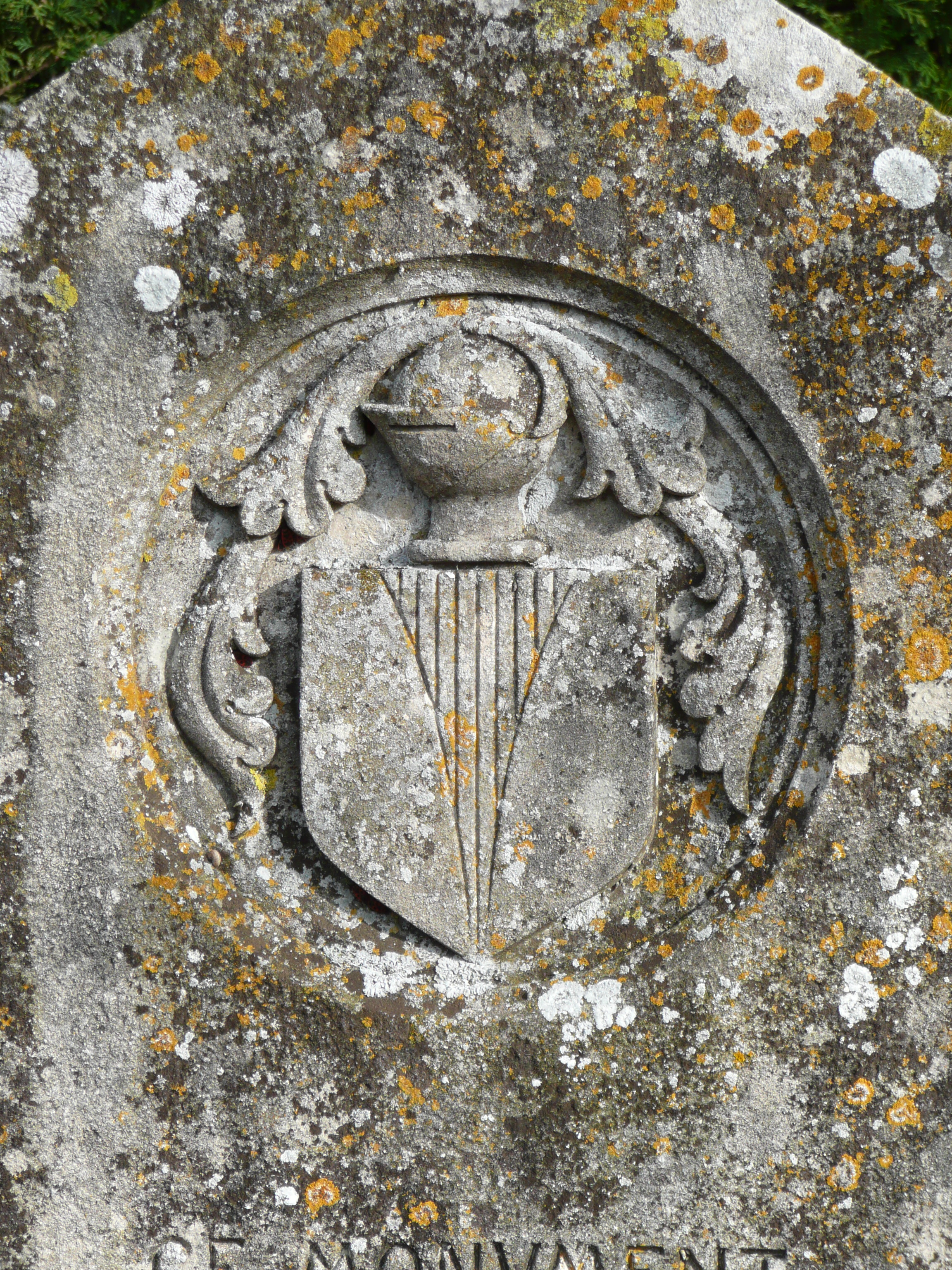 Cénotaphe de Jean Chandos, Mazerolles - photo 3