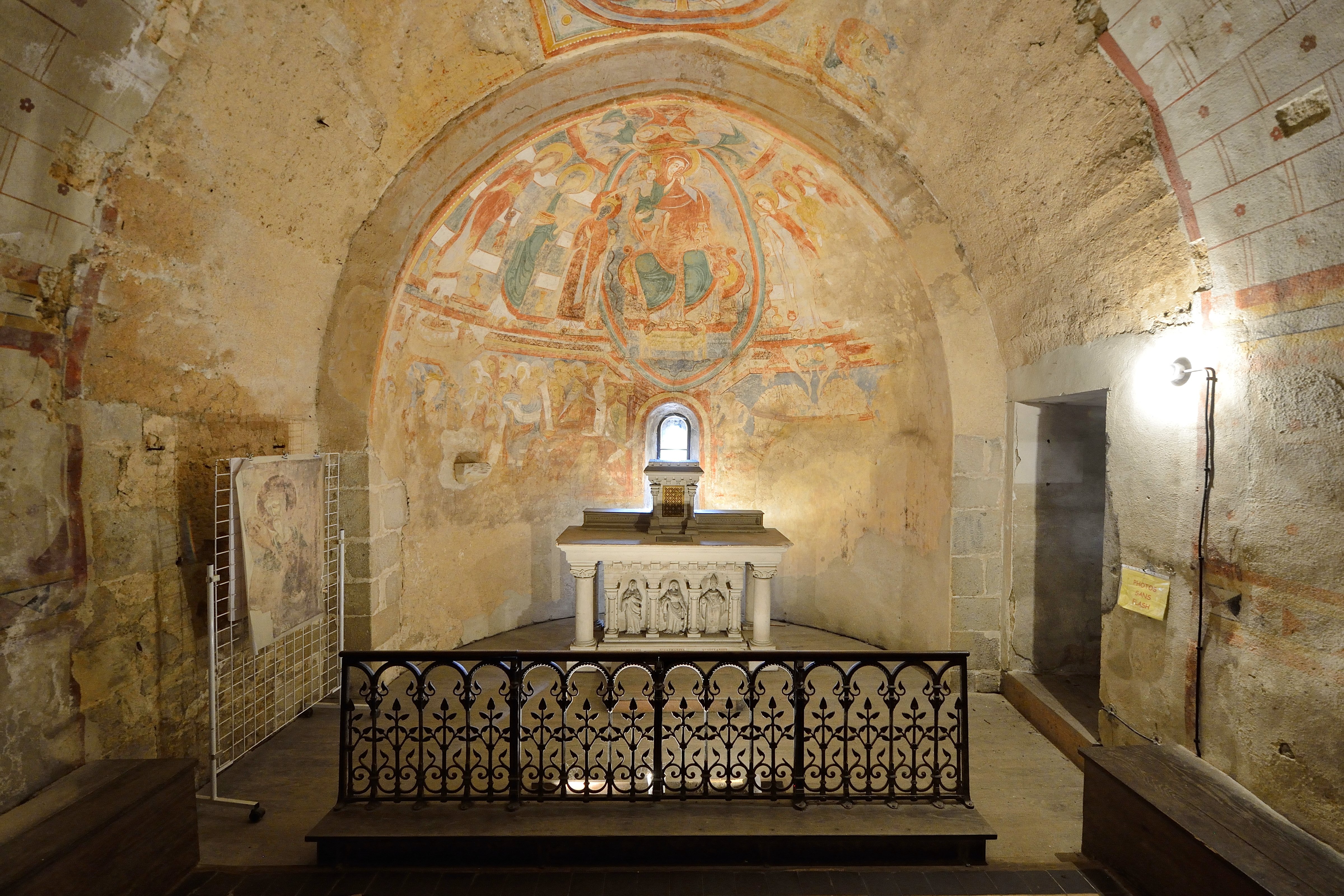 Crypte Sainte-Catherine, Montmorillon - photo 3