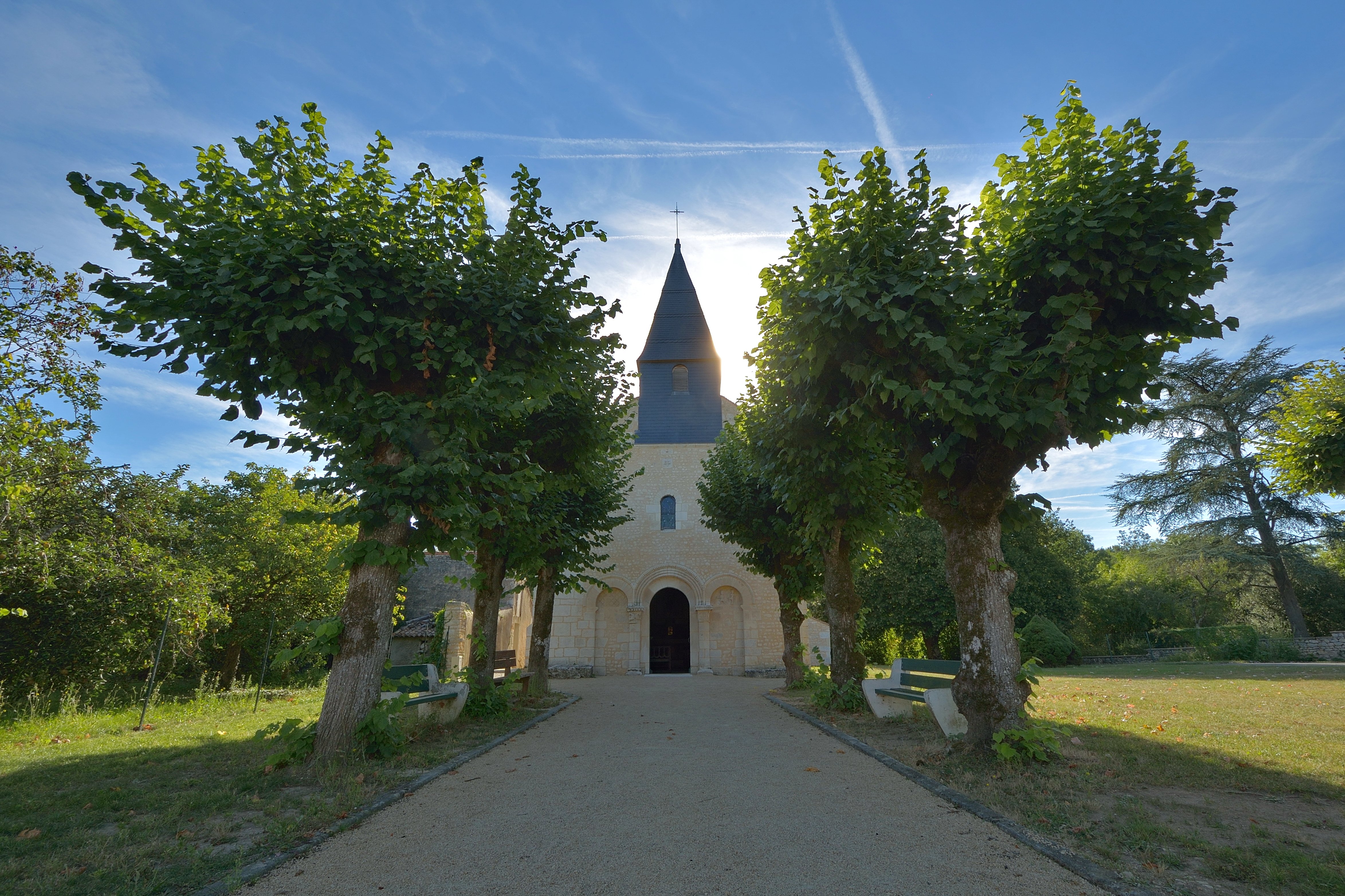 Église Saint-Hilaire de Salles-en-Toulon