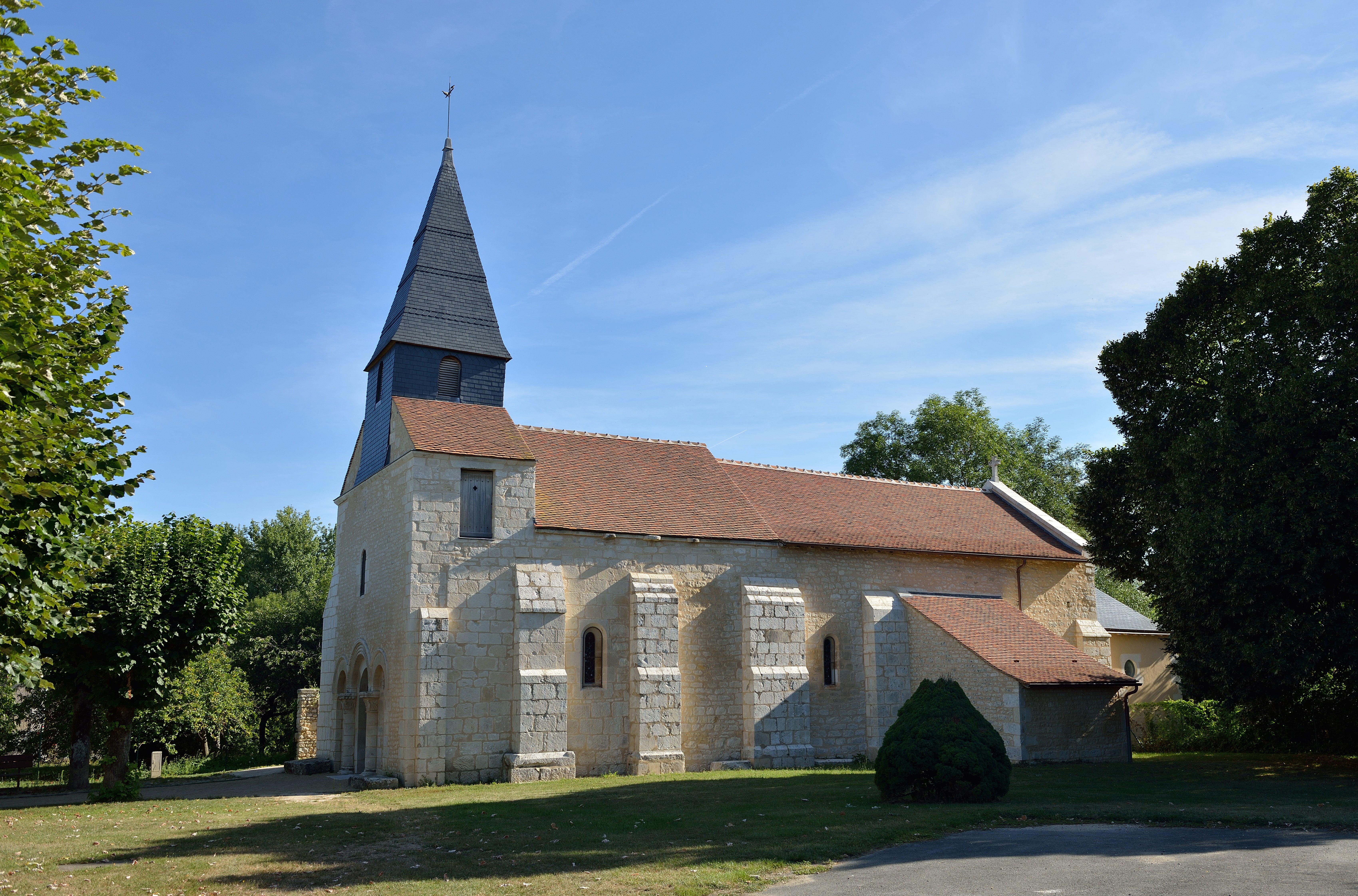 Église Saint-Hilaire de Salles-en-Toulon, Valdivienne - photo 8