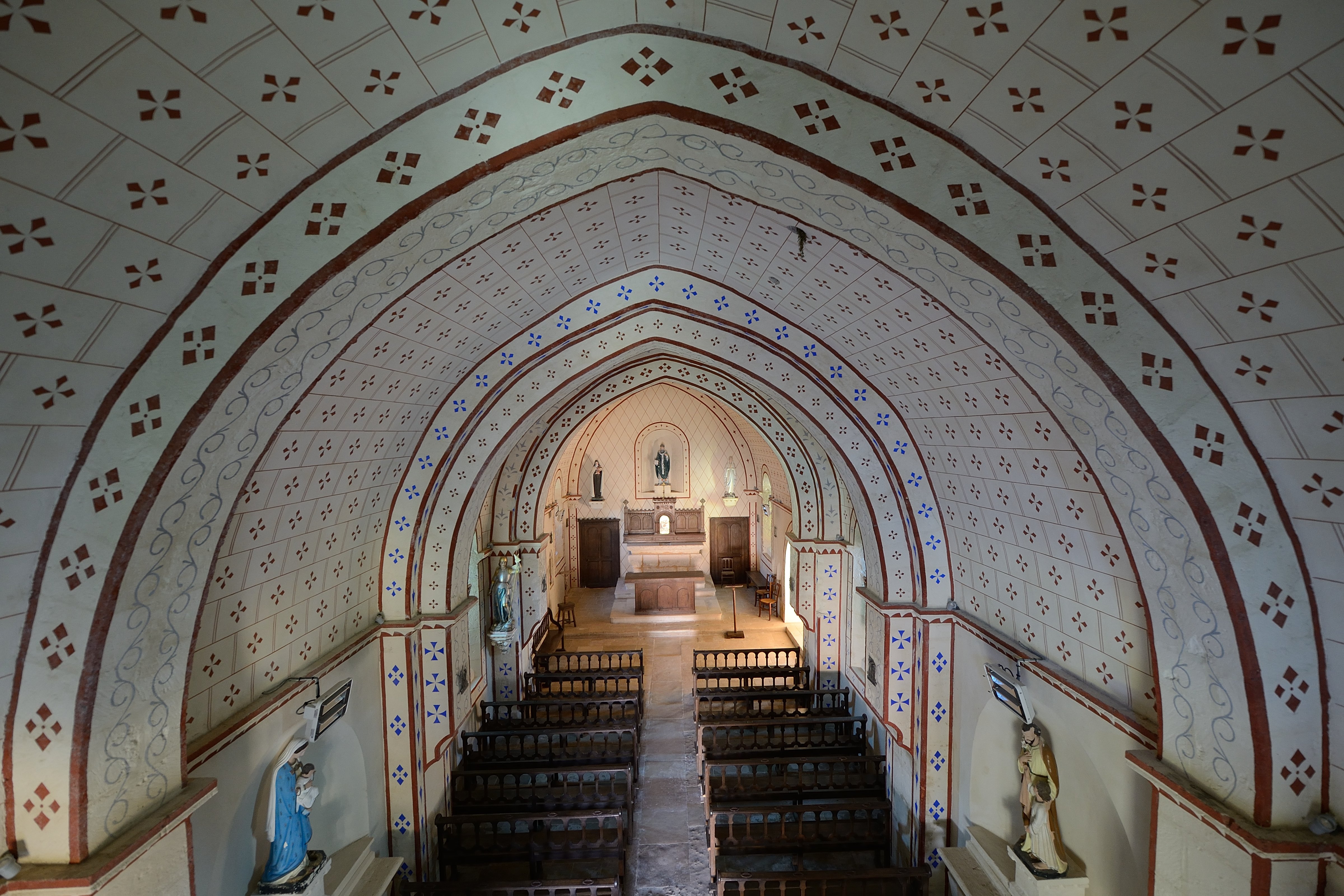 Église Saint-Hilaire de Salles-en-Toulon, Valdivienne - photo 6