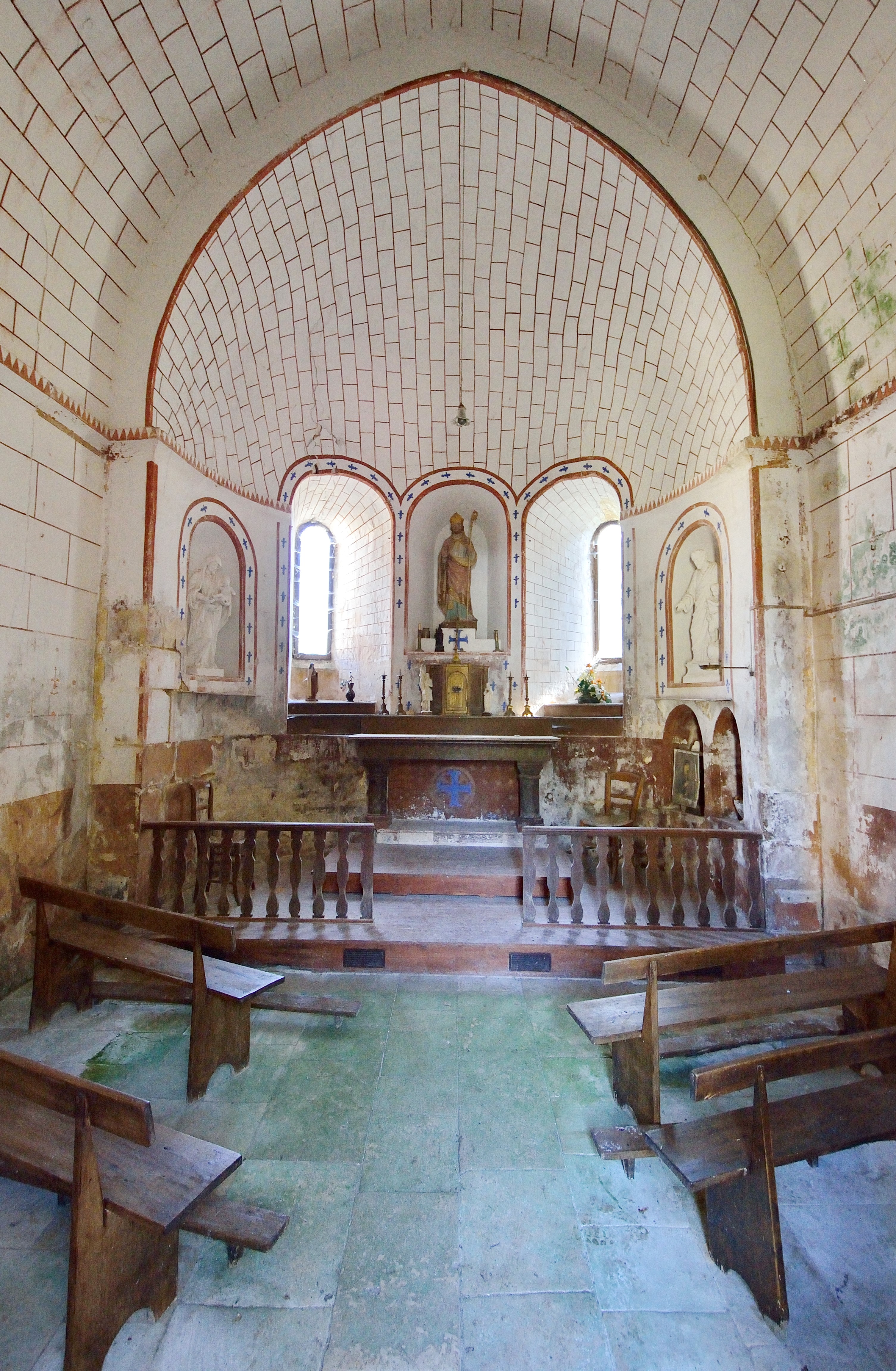 Église Saint-Hilaire de Salles-en-Toulon, Valdivienne