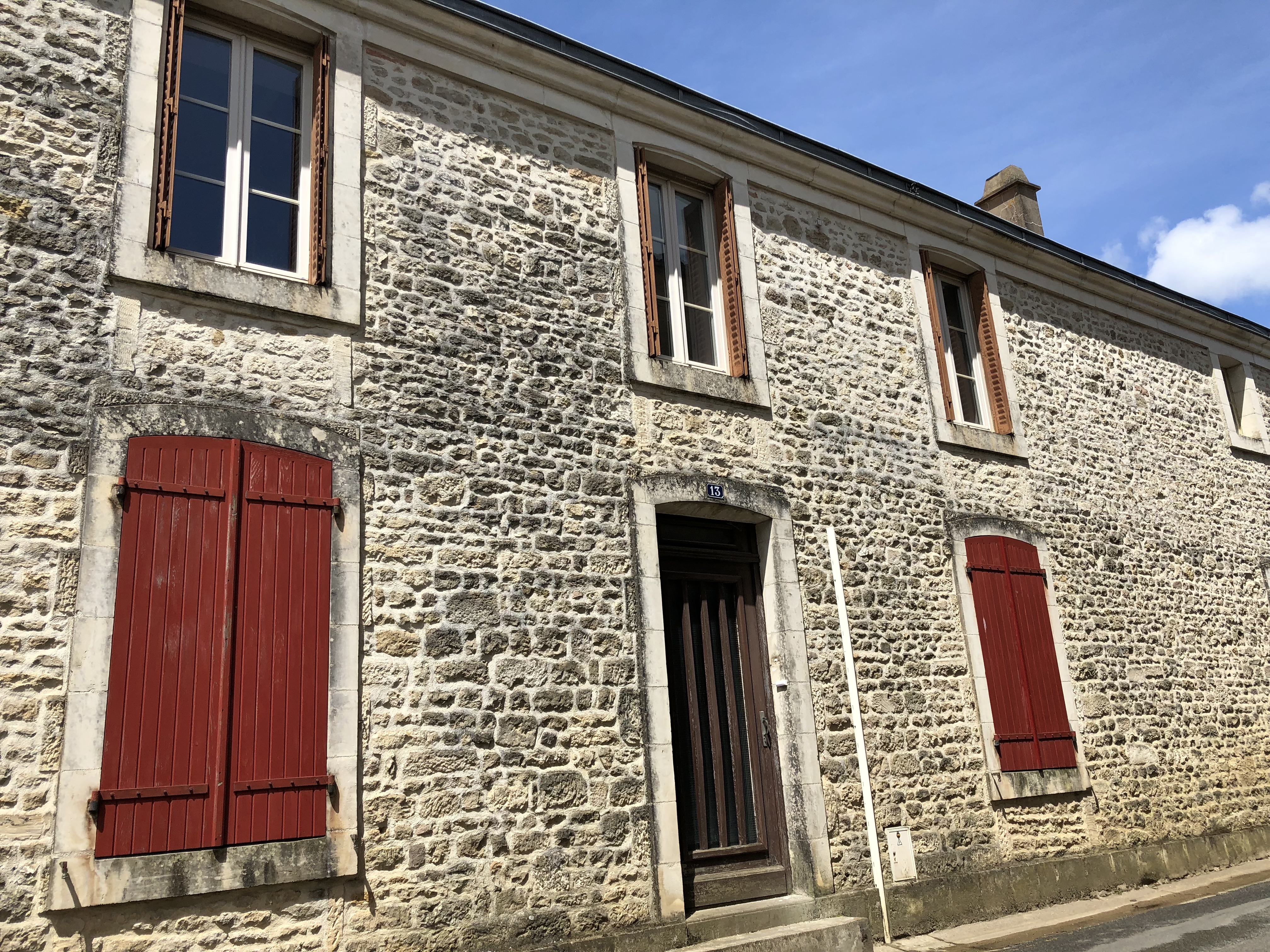 Maison de charme rénovée en coeur de village, Ardin - photo 6