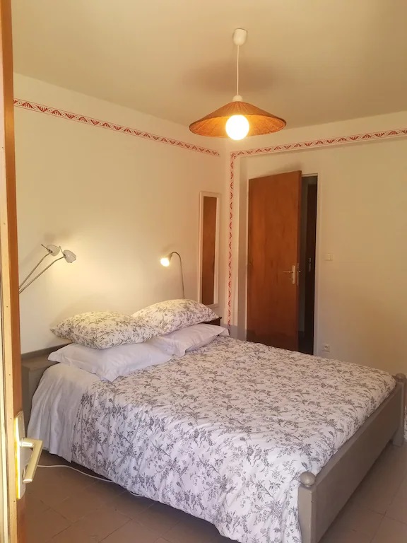 Gites de Champou - La Parenthèse Verte, Saint-Julien-de-Lampon