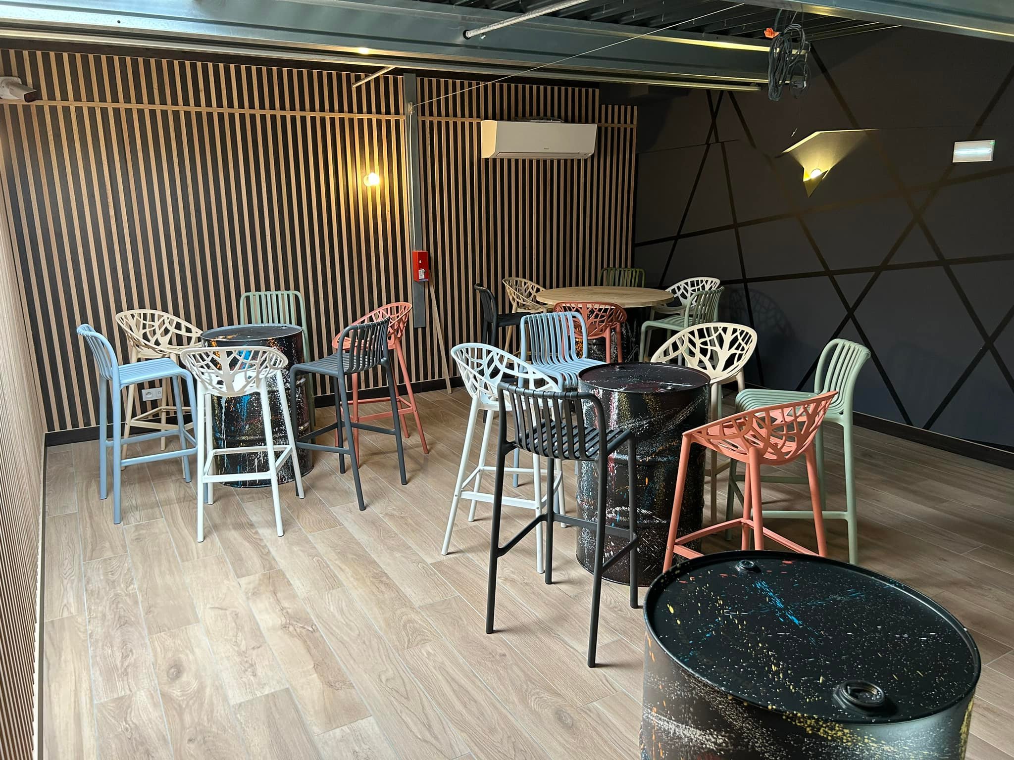 JUSI Presse & Bar, Saint-Hilaire-Bonneval - photo 7