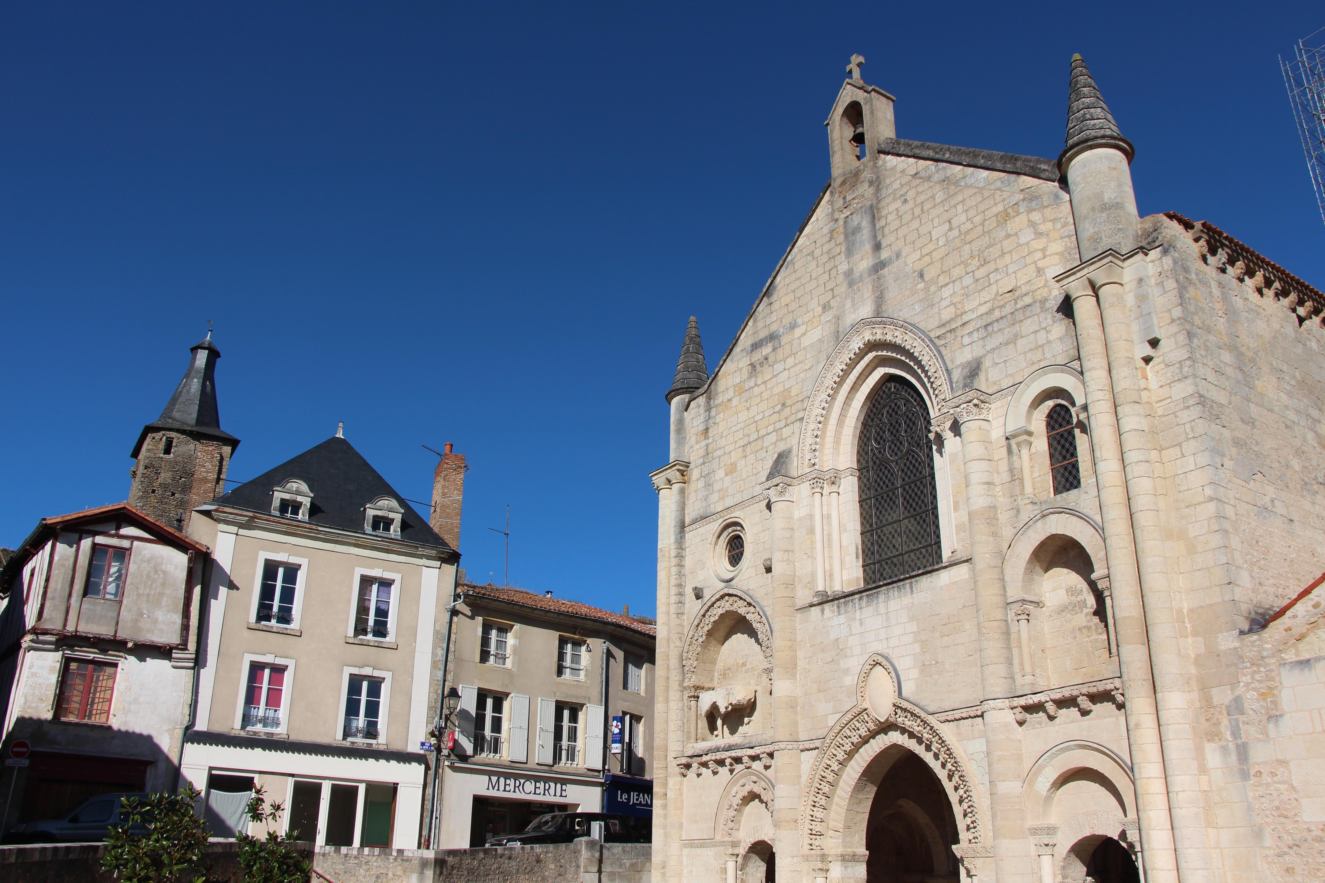 L'église abbatiale Saint-Pierre, Airvault - photo 8