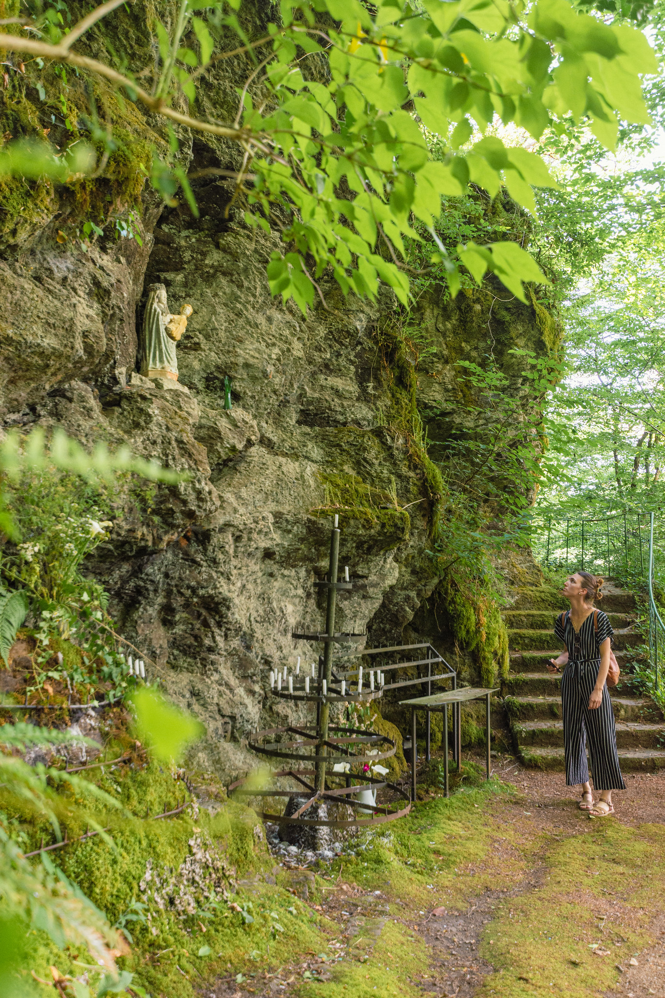 Chapelle Notre Dame de Chastre, Bar