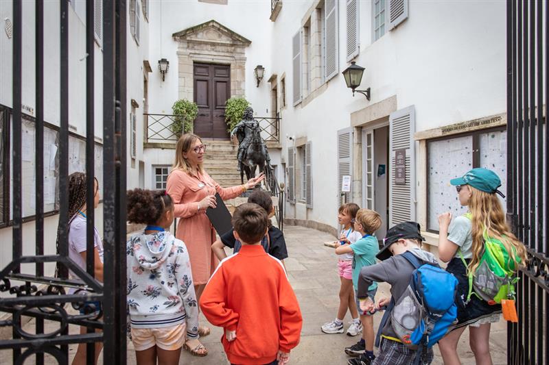 Chasse au trésor Saint-Jean-de-Luz(accompagnée d'un guide)