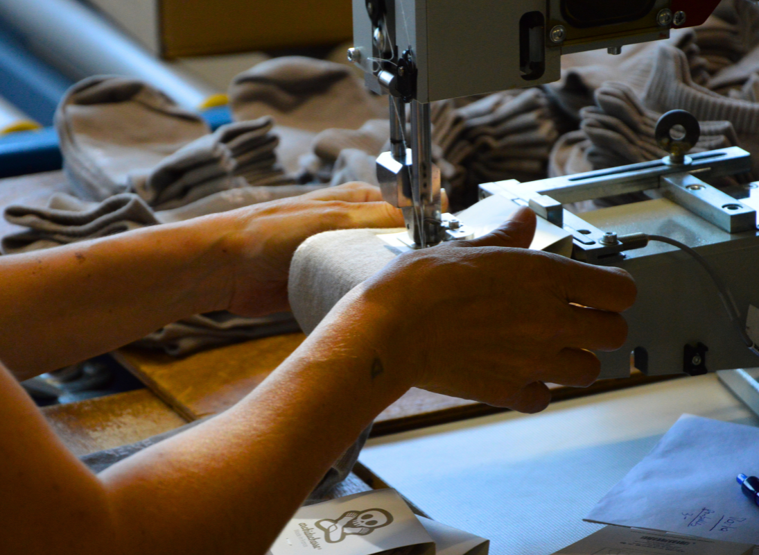 Maison Broussaud - Fabricant de chaussettes, Les Cars - photo 4
