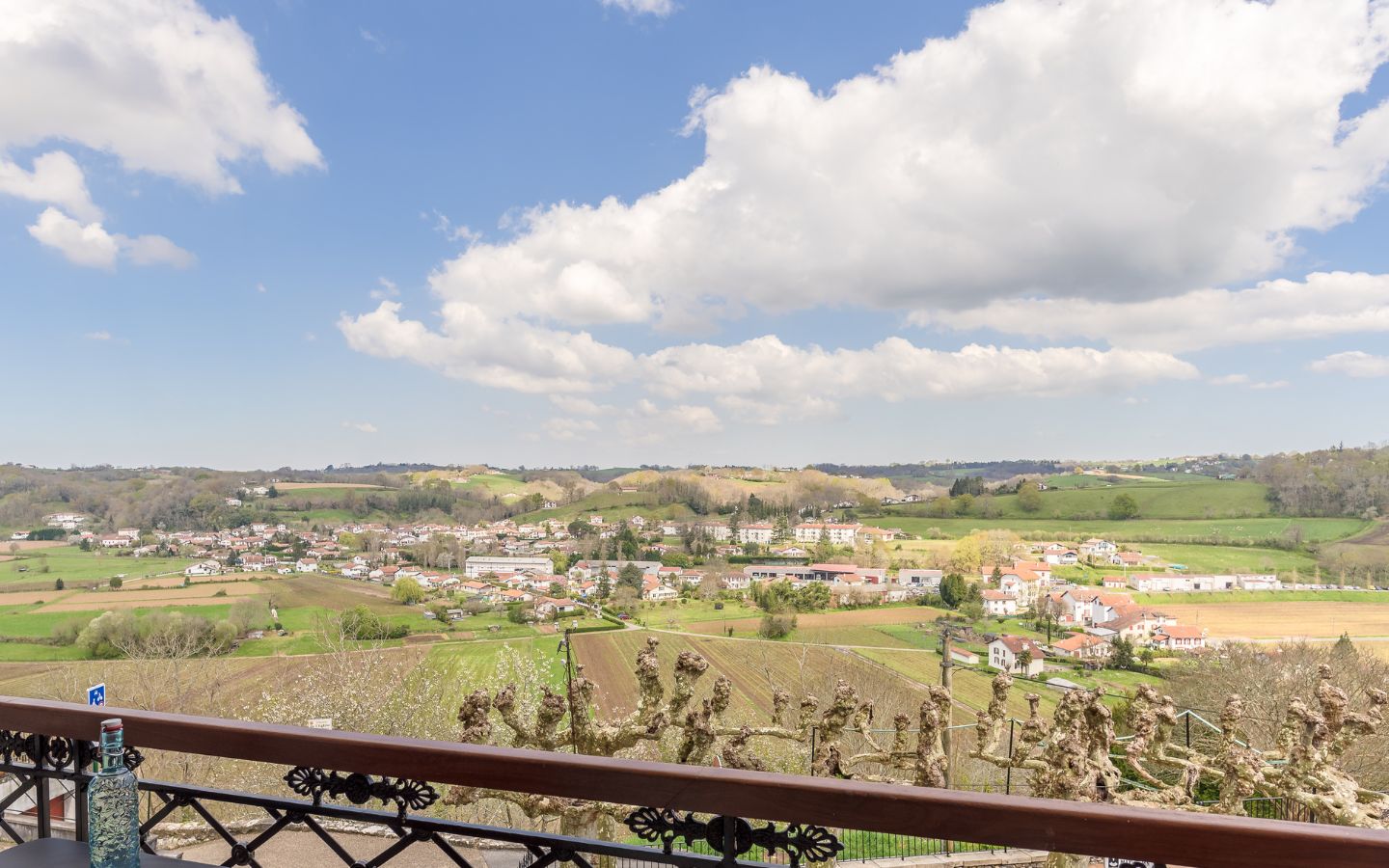 Cam 114 - Location Baigura - Jondoni Laurendi Kanbo