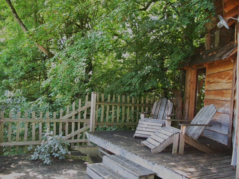 Château Gauthié : Cabane Gite dans les arbres au bord du lac, Monmarvès - photo 9