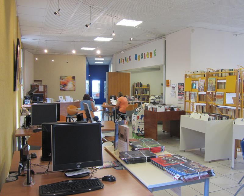 Médiathèque du Confluent, Aiguillon