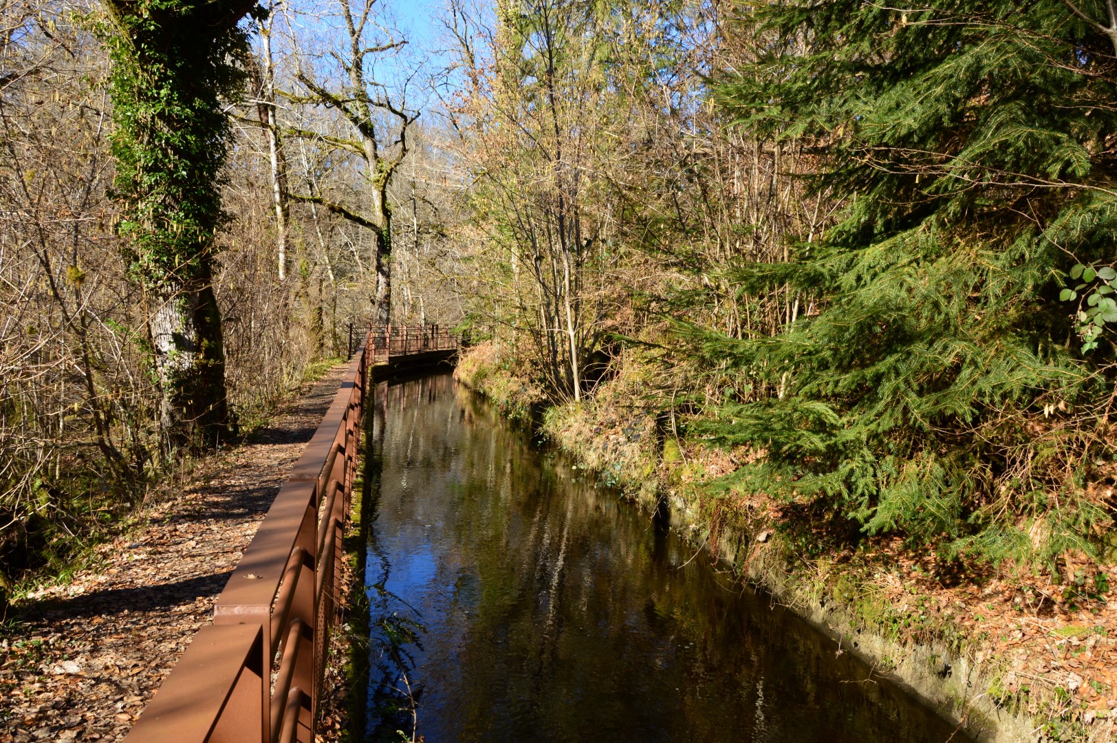 Circuit Pédestre N°67 : "Sentier de découverte de la cascade des Jarrauds", Saint-Martin-Château