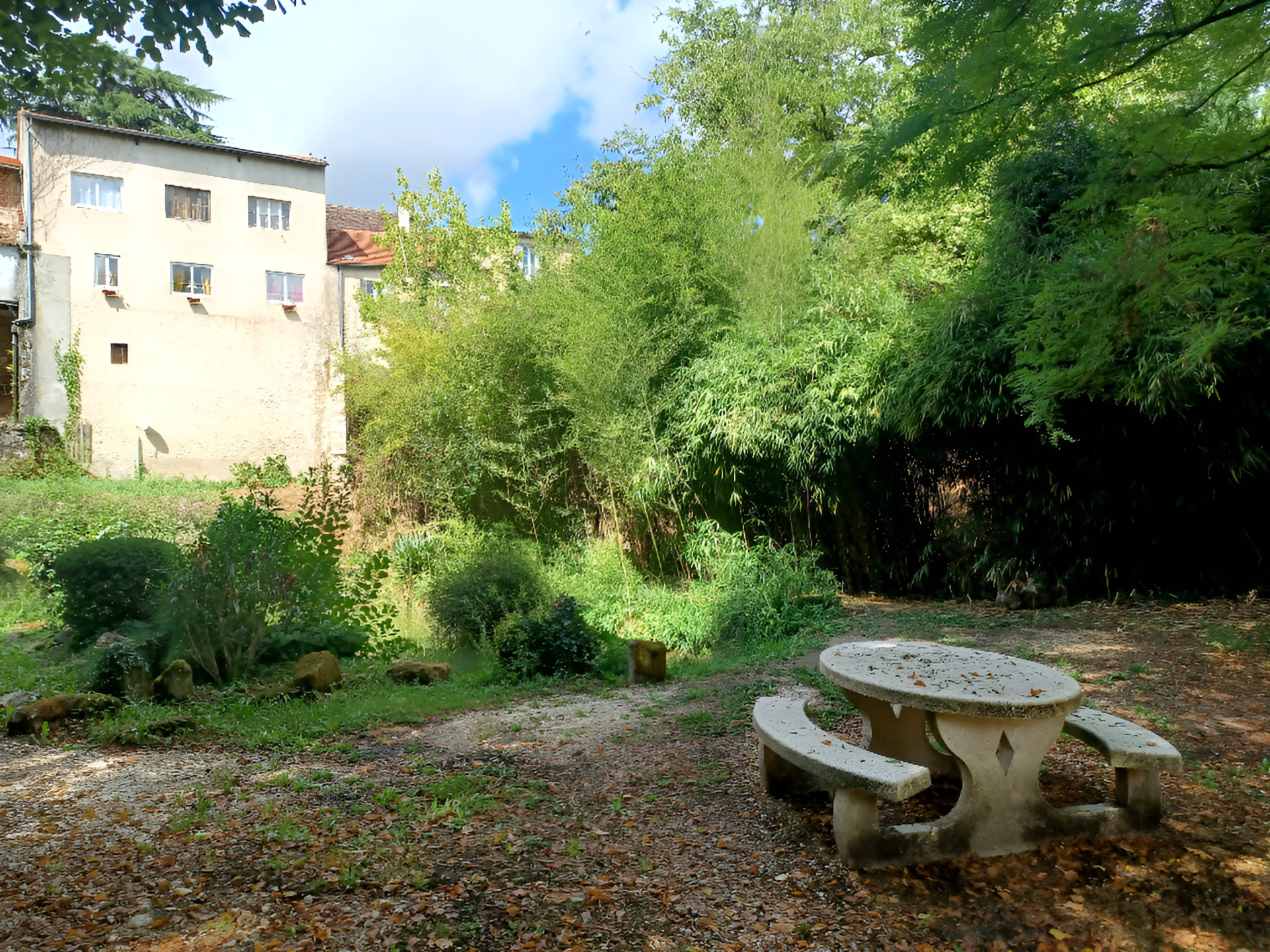 Aire de pique-nique du lavoir de Castelmoron d'Albret
