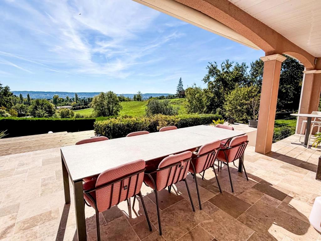 Villa Monfabes