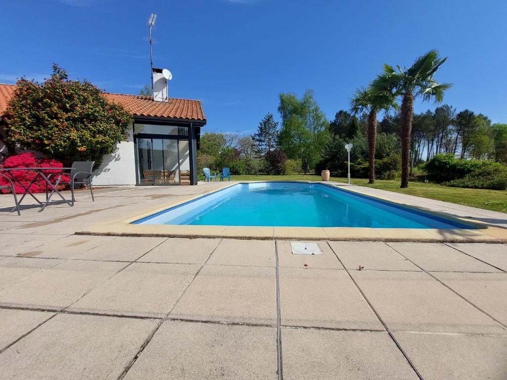 Confortable landaise, Bostens