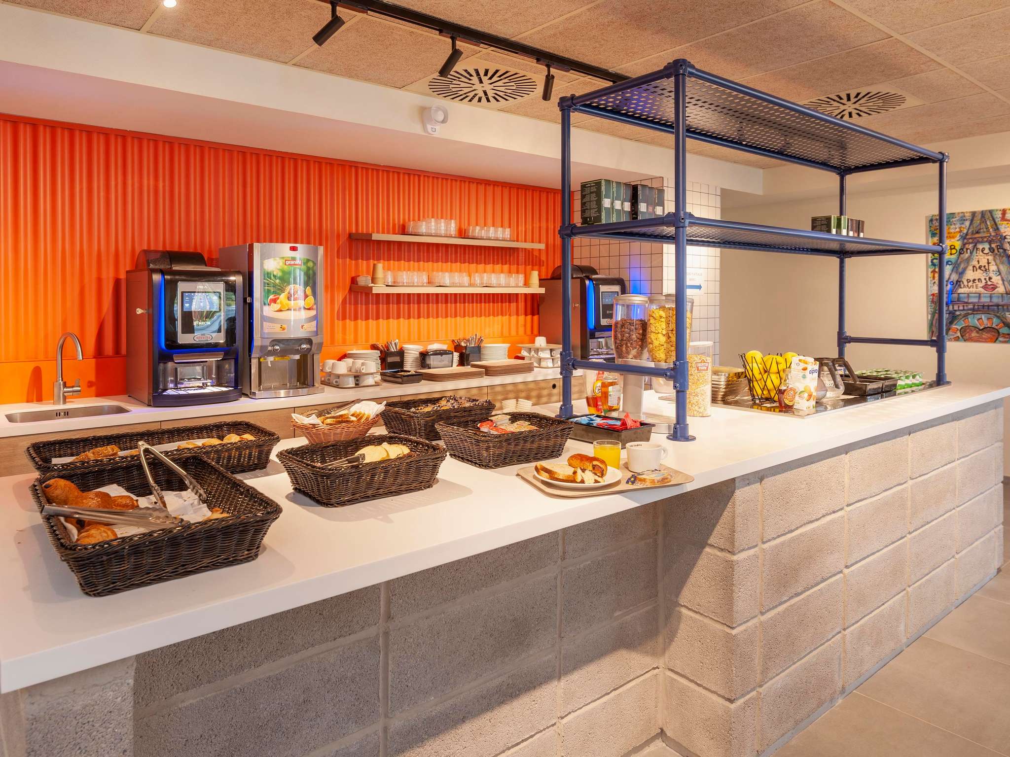 Ibis Budget - photo 2