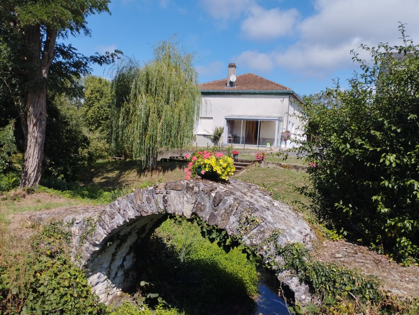 Le Puy de Saint Jean, Saint-Léger-Magnazeix - photo 183