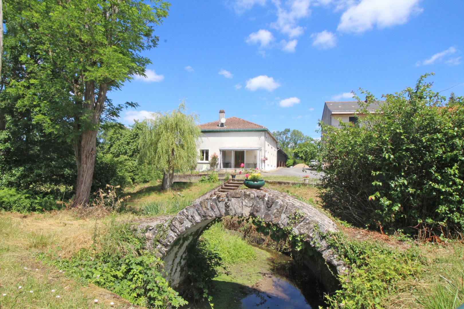 Le Puy de Saint Jean, Saint-Léger-Magnazeix - photo 166