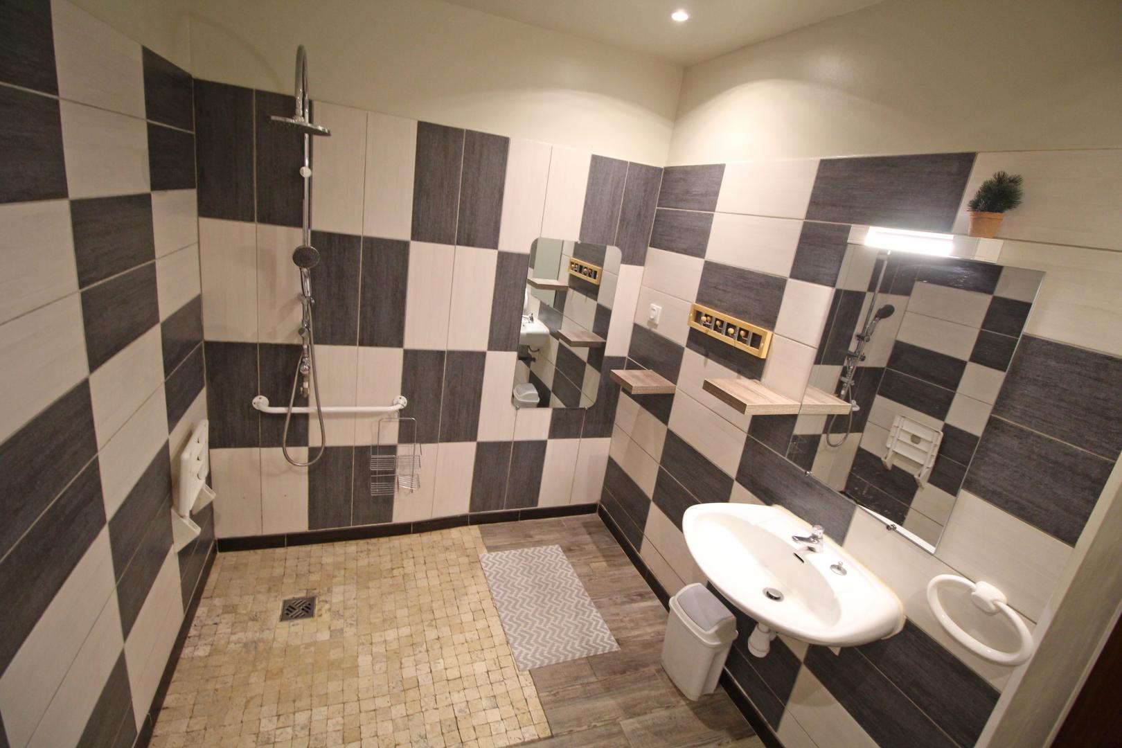 Gîte de groupe Vauguenige, Saint-Pardoux-le-Lac - photo 12