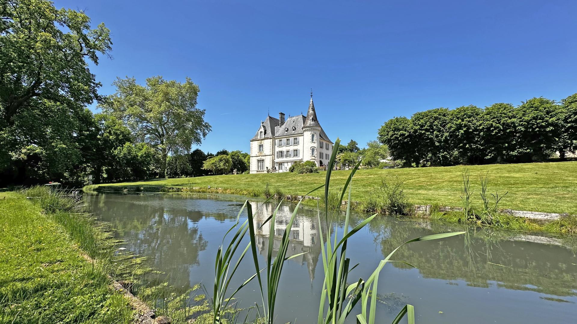 Le Château de la Chabroulie, Isle - photo 182