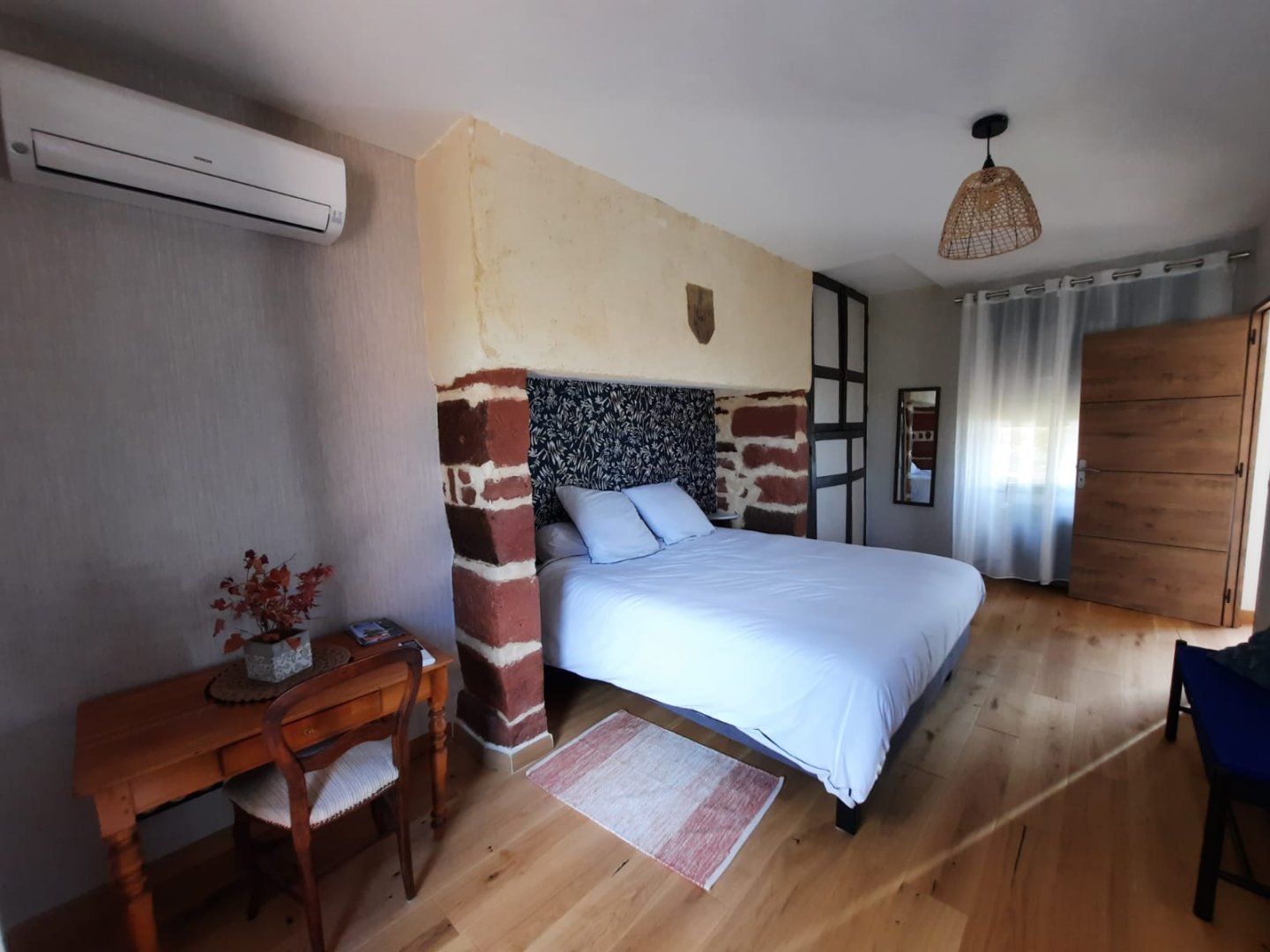 Maison d'Hôtes en Grès Rouge, Lanteuil - photo 13