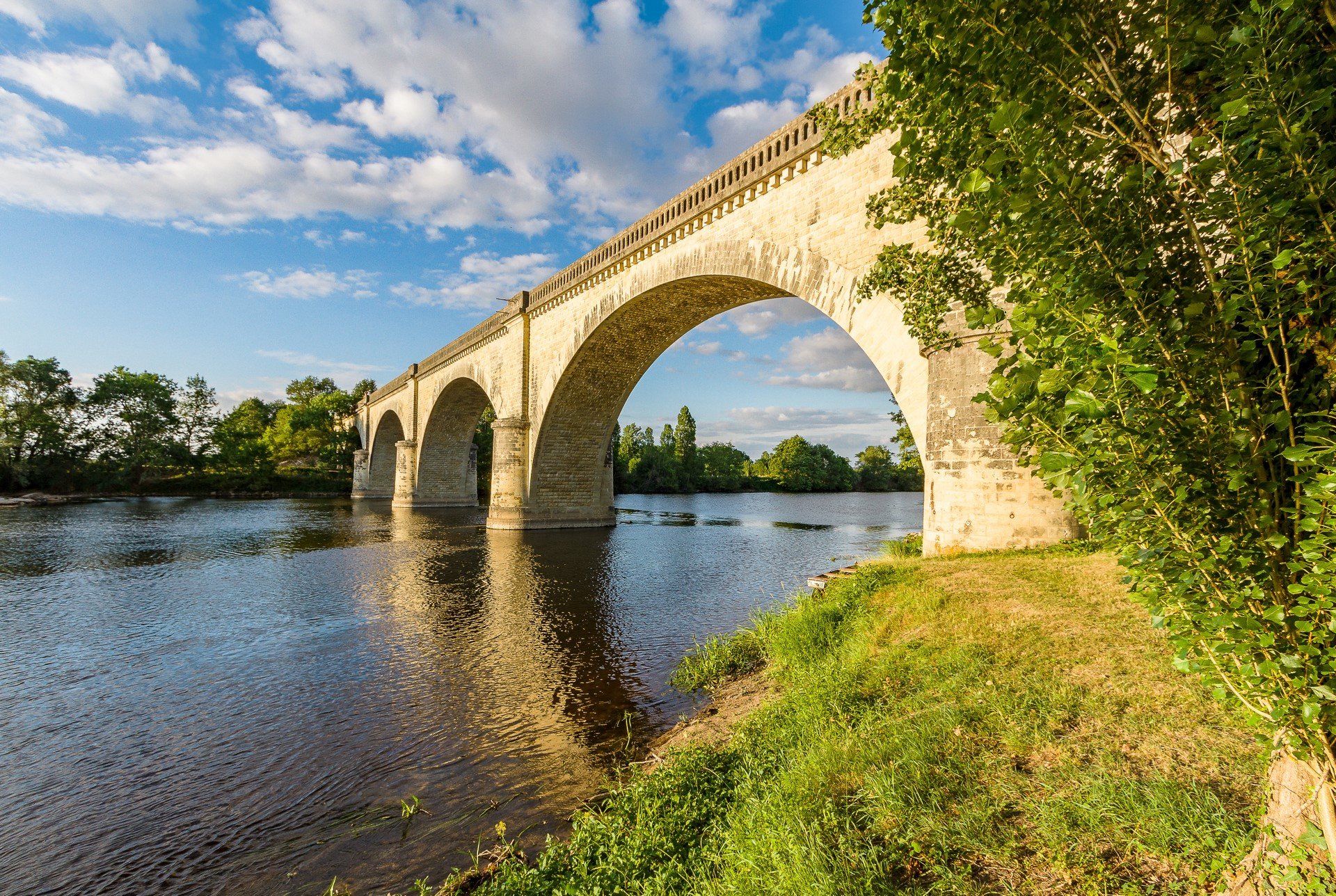 Pont de l'Ancienne Voie Ferrée de La Roche-Posay