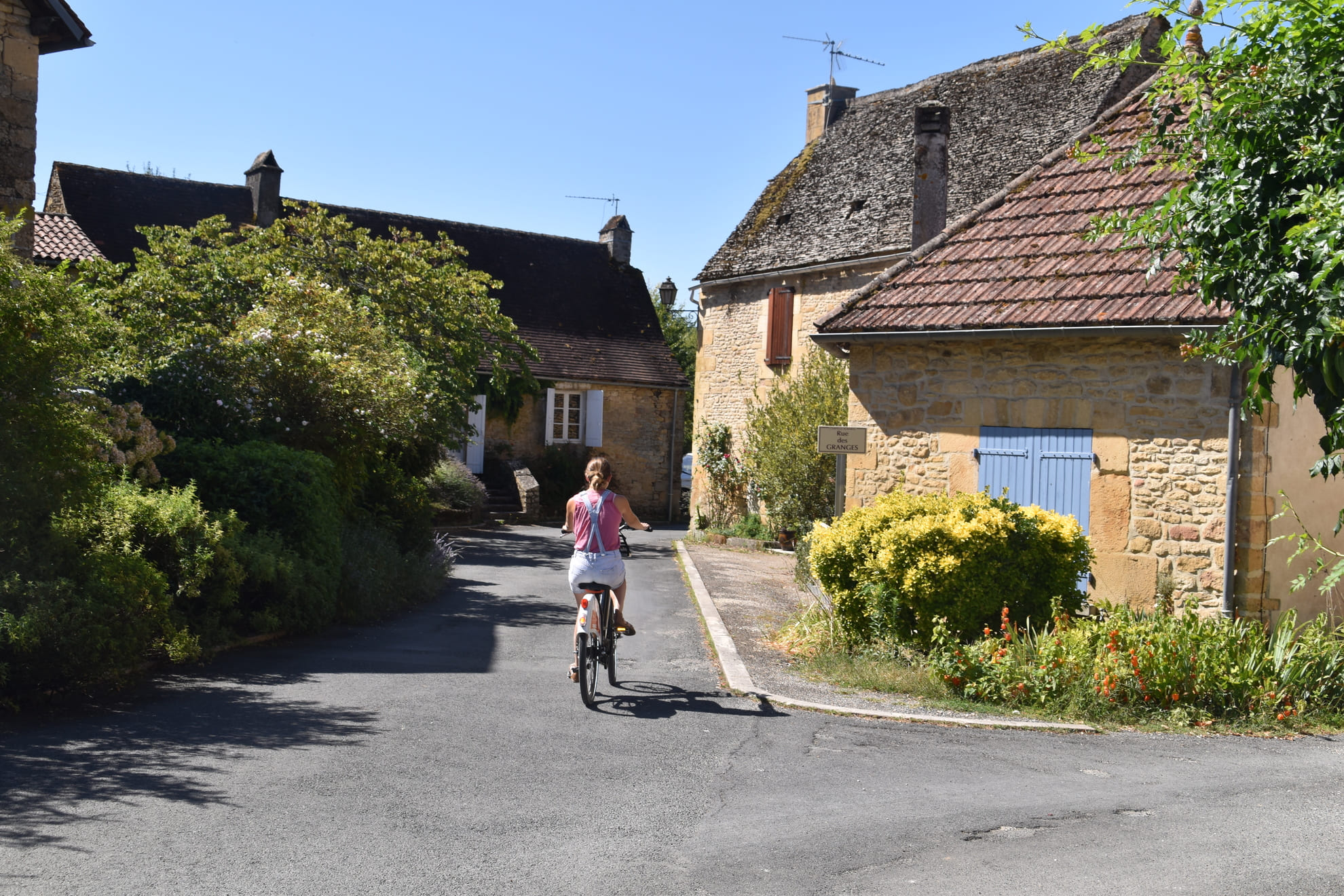 La Vézère à vélo, itinéraire cyclable des Eyzies à Coly-Saint - Amand, Les Eyzies