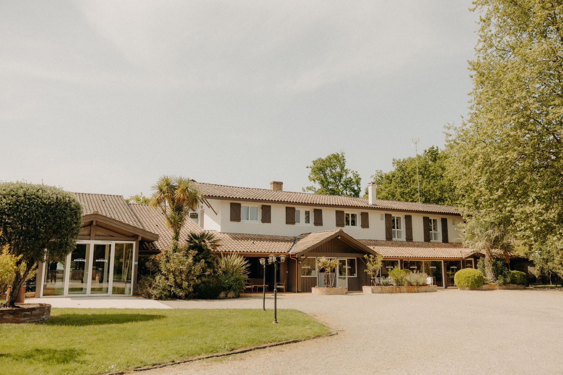 Adishatz Motel