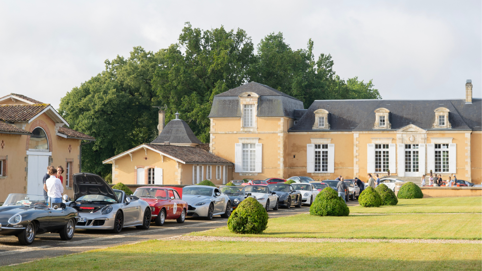 Manifestation de voitures anciennes et de prestige au Château de Rouillac — visuel événement