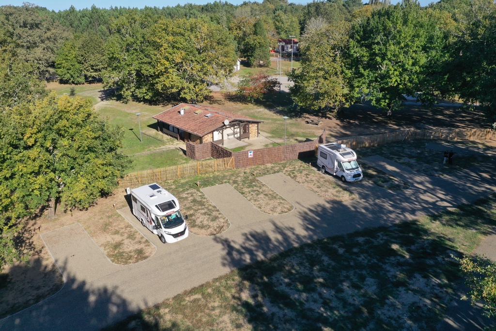 Aire Camping-car Park de Pontenx les forges