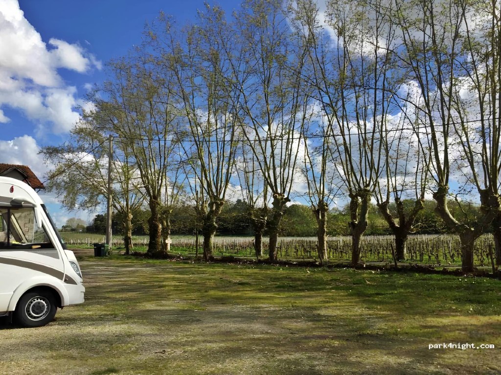 Aire de camping-cars du vignoble Pestoury, Yvrac - photo 2