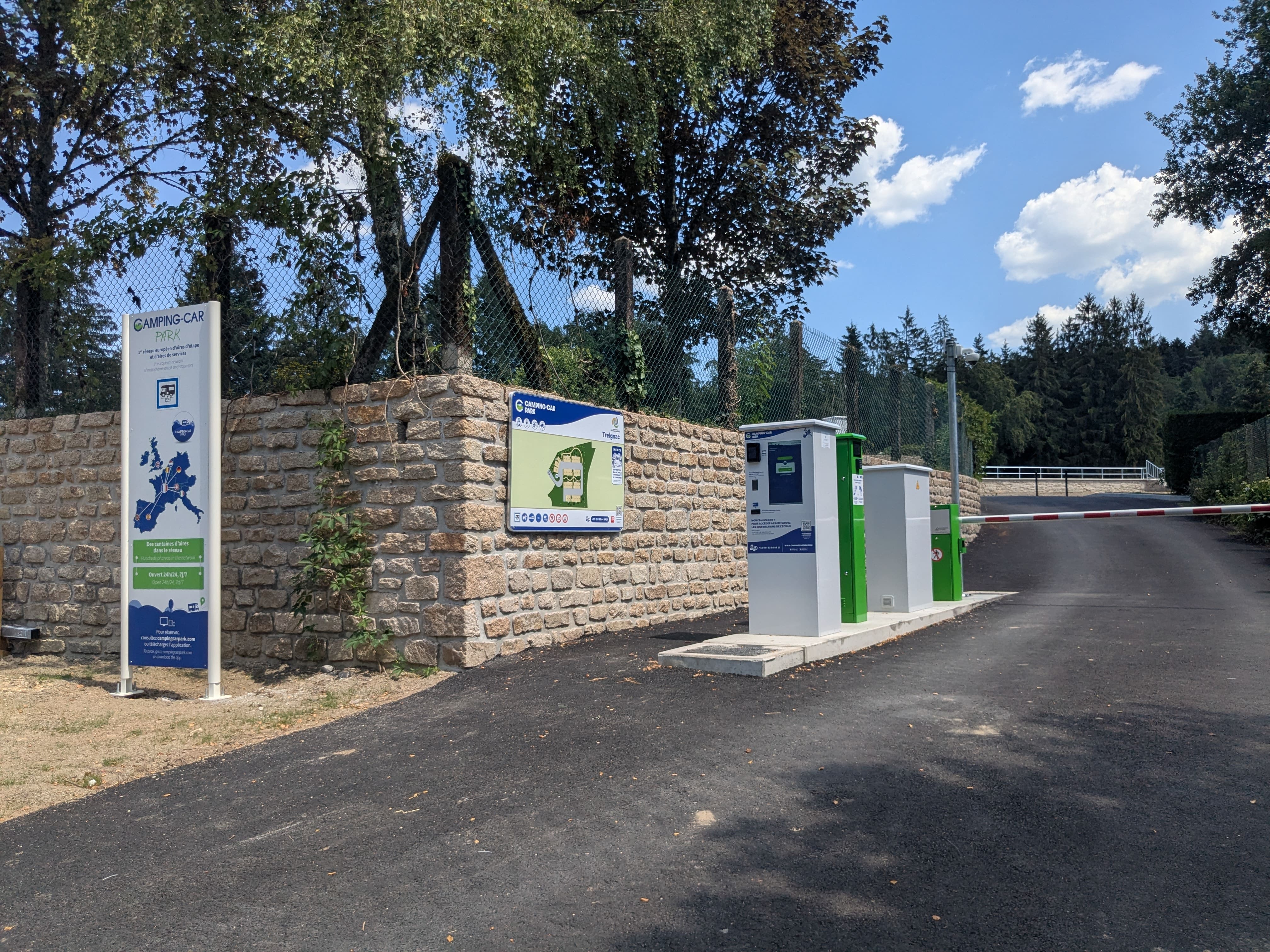 Aire camping-car park de Treignac — photo 2