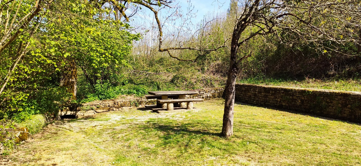 Aire de pique-nique du lavoir de Fondmorand - photo 2