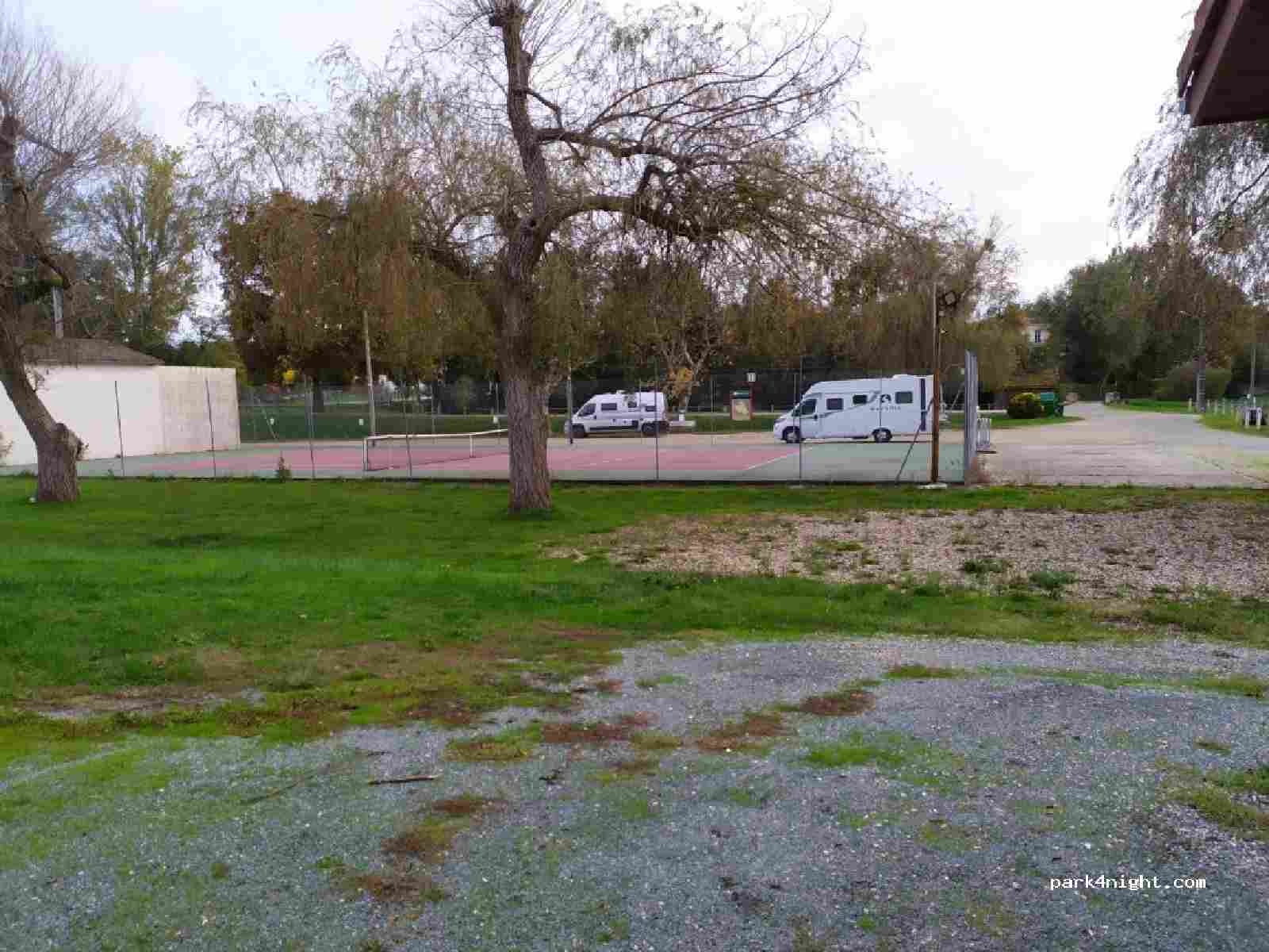 Aire de camping-cars d'Aillas