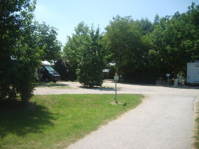 Aire de camping-cars de Fontet - photo 4