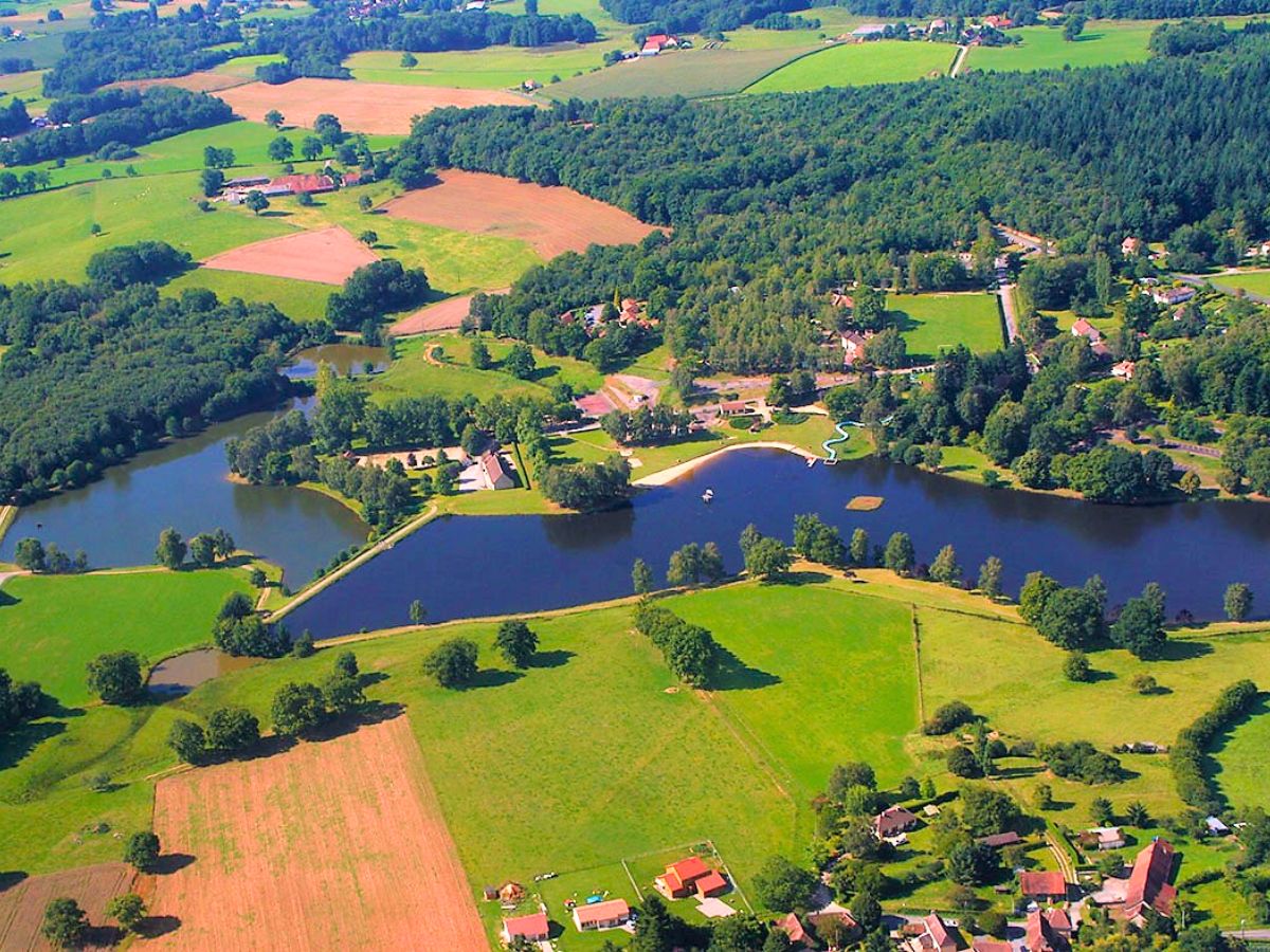 Aire d'accueil Camping-car Park, Saint-Hilaire-les-Places - photo 8