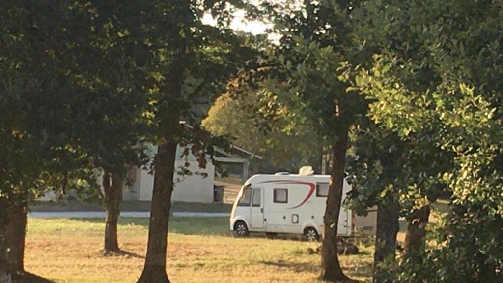 Aire de stationnement camping-car Echourgnac