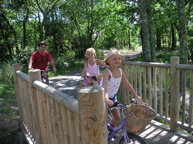 Aire de camping-cars du port, Gastes - photo 8