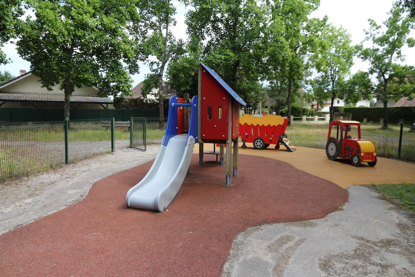 Aire de jeux - photo 3