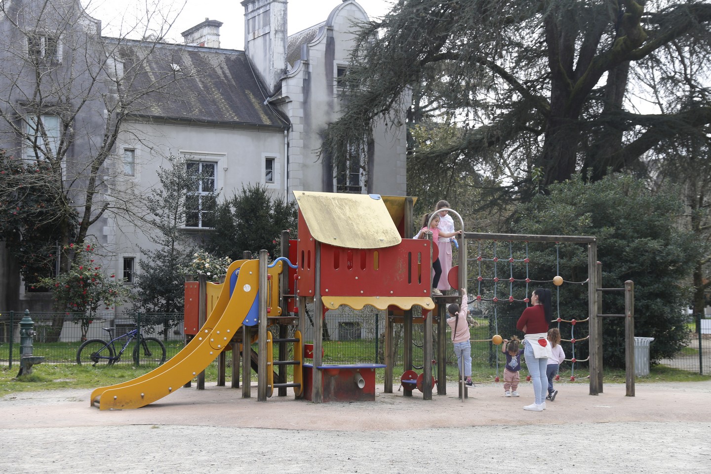 Aire de jeux - Parc Lawrance