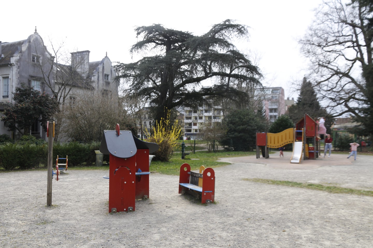 Aire de jeux - Parc Lawrance - photo 5