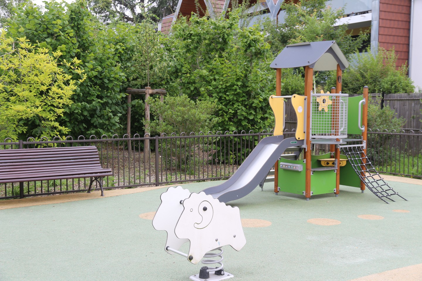 Aire de jeux-Square Mazoyer - photo 2