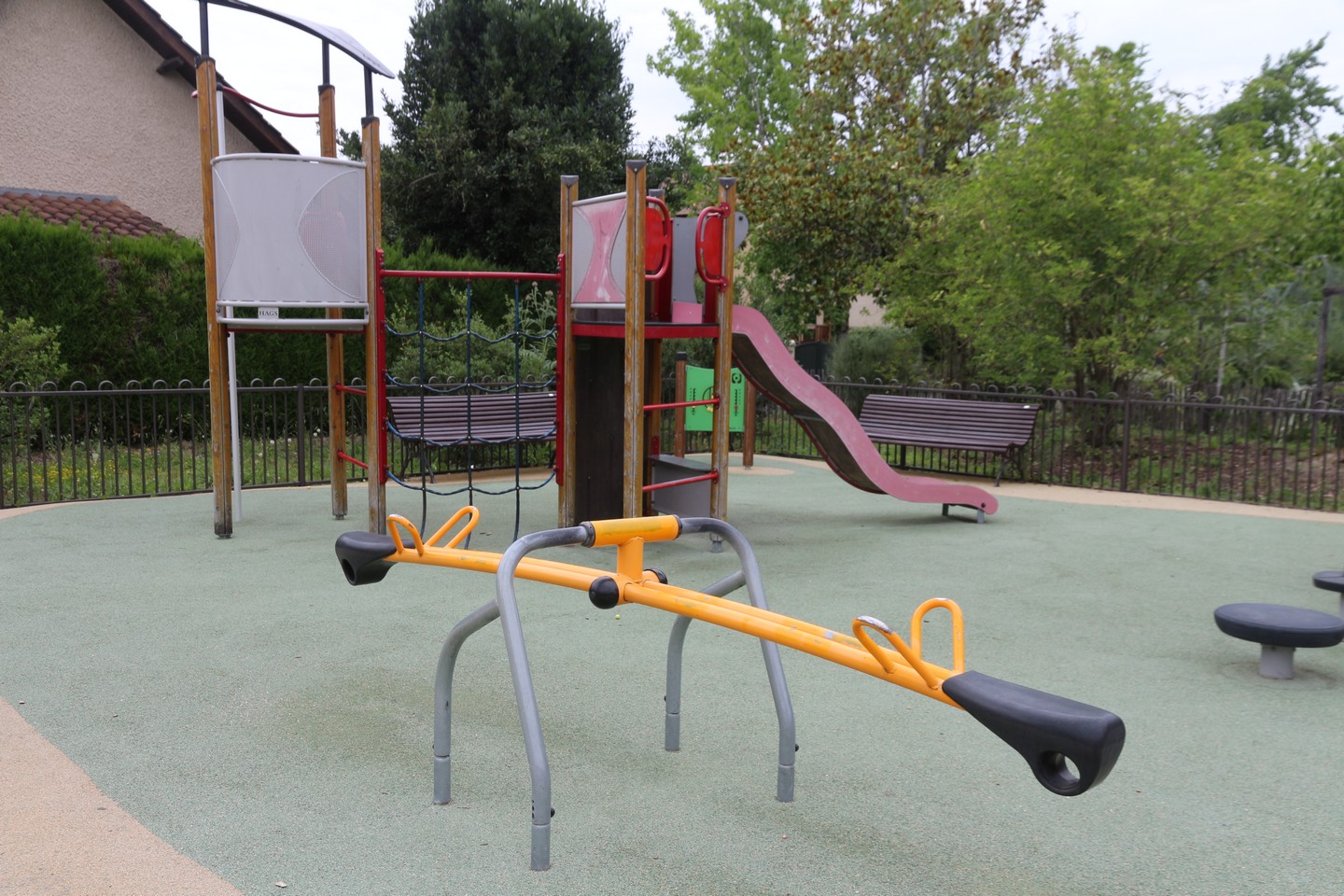 Aire de jeux-Square Mazoyer